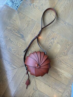 Spiral-Petal Round Crossbody Bag in Chestnut